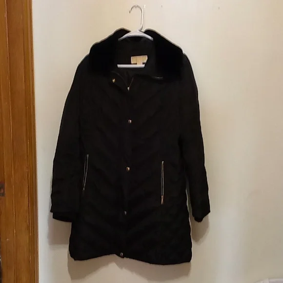 Michael Kors Faux Fur Collar Puffer Coat - Picture 1 of 10